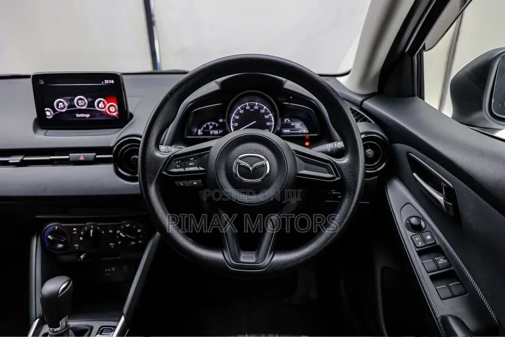 Mazda 2 2019 White