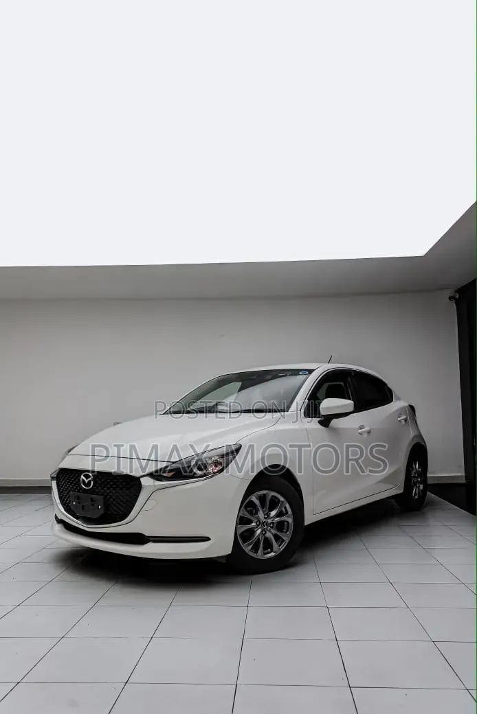 Mazda 2 2019 White