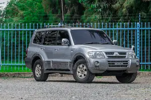 Mitsubishi Pajero 2004 Silver