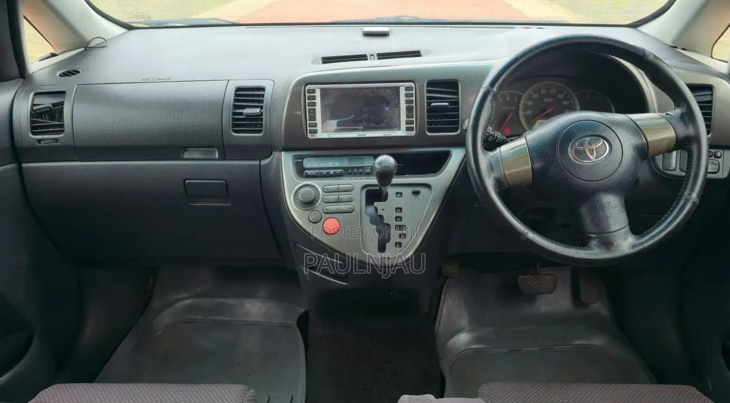 Toyota Wish 2004