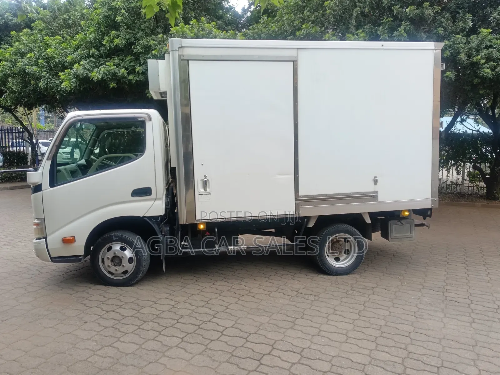 Toyota Dyna,2014model,3000cc Diesel Engine and Manual Transmission 
