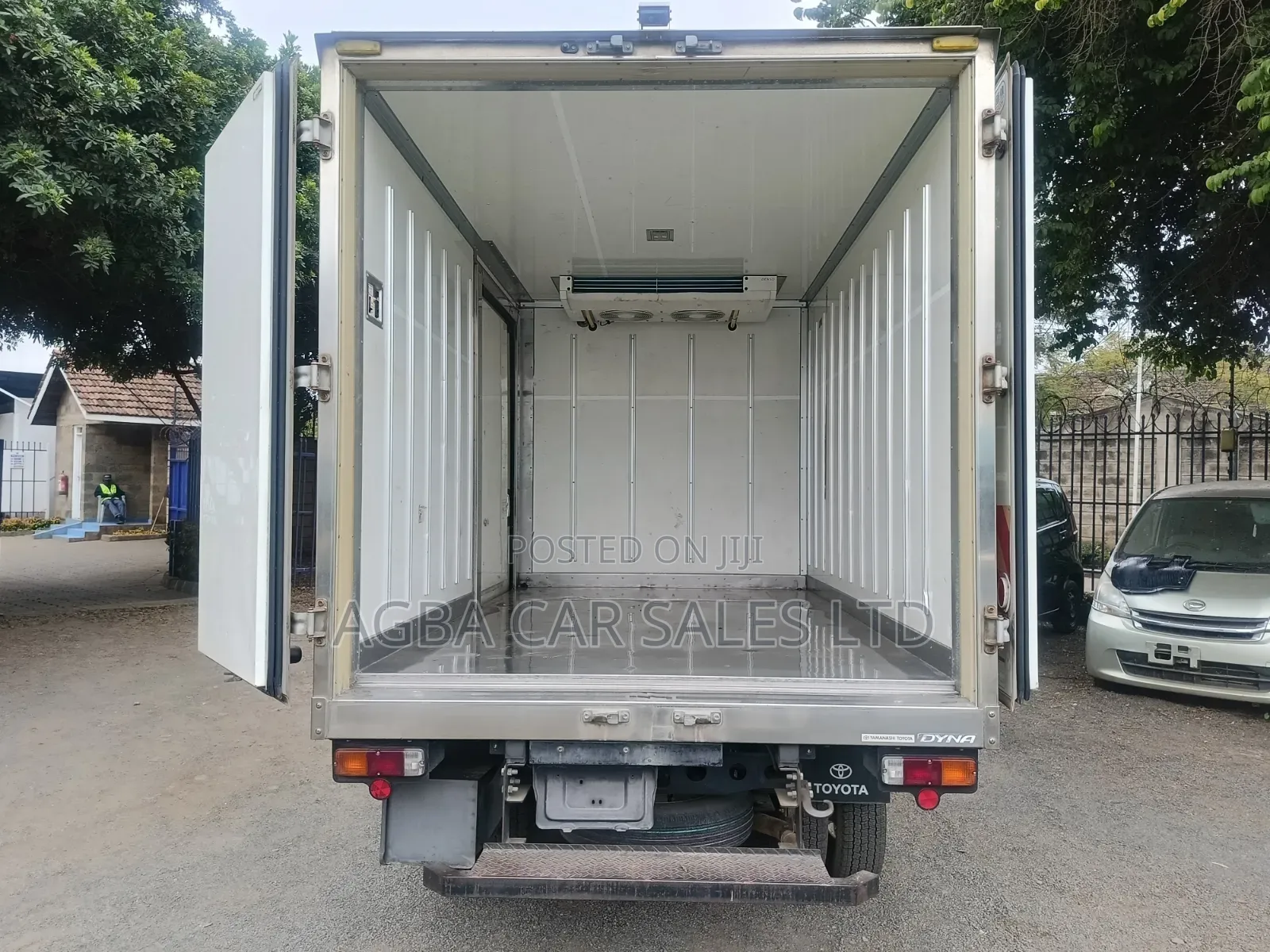 Toyota Dyna,2014model,3000cc Diesel Engine and Manual Transmission 