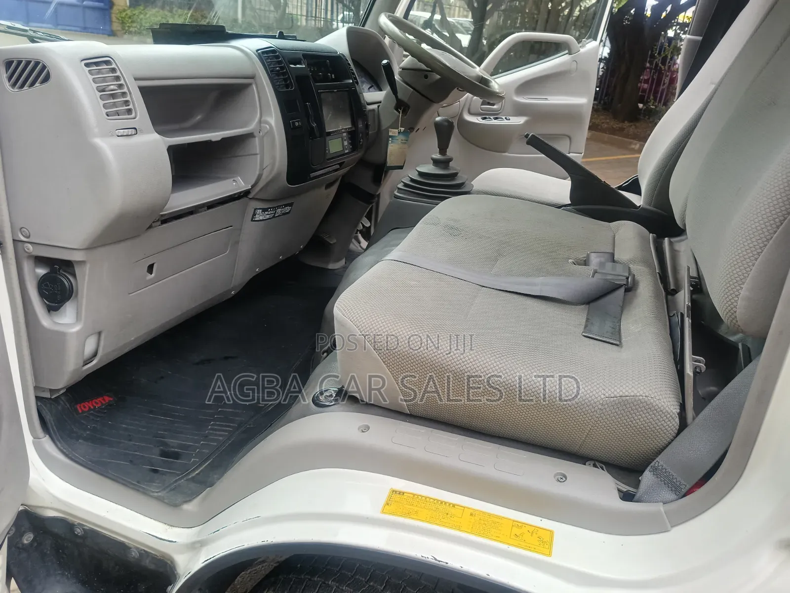 Toyota Dyna,2014model,3000cc Diesel Engine and Manual Transmission 