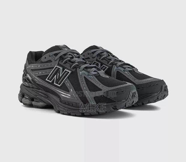 New Balance 1906r Shoes 