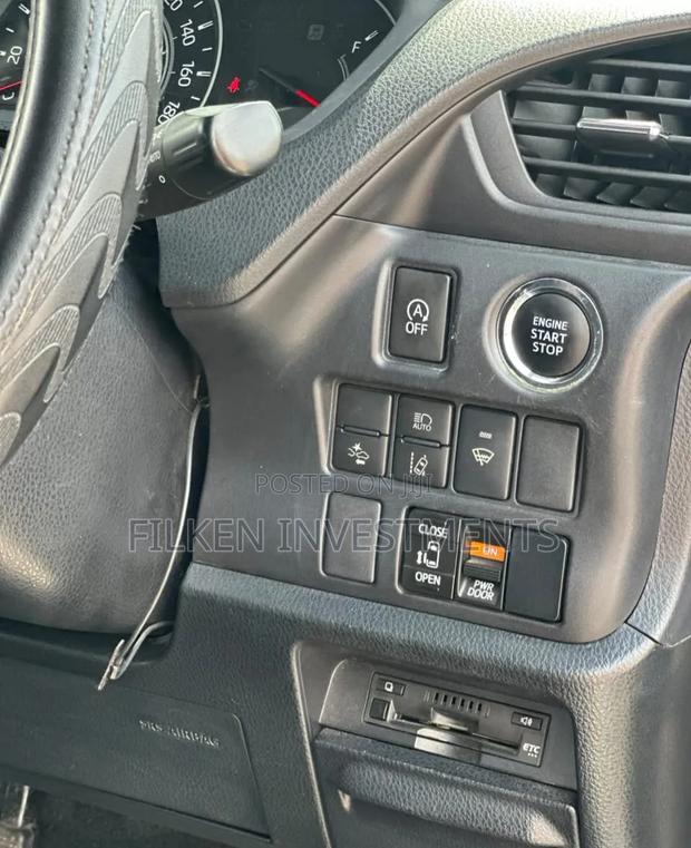 Toyota Voxy 2020 Silver - thumbnail 6
