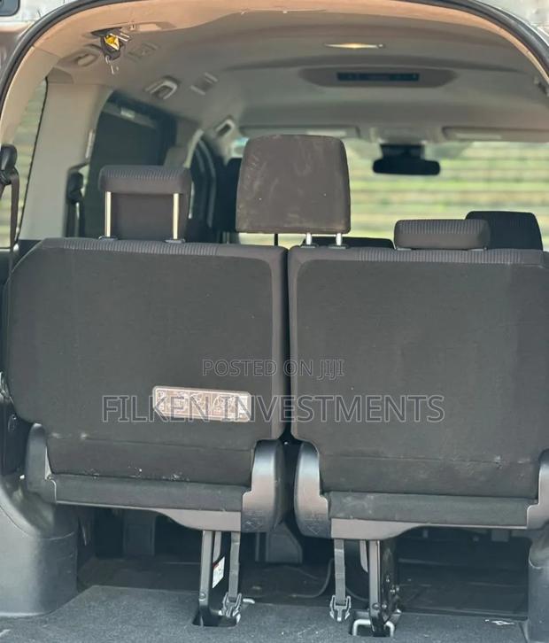 Toyota Voxy 2020 Silver - thumbnail 10