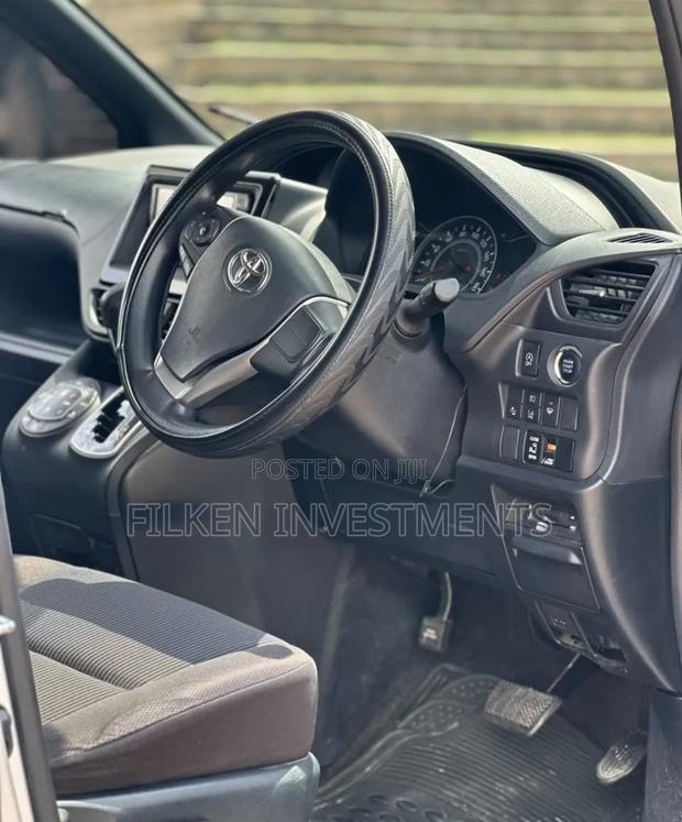 Toyota Voxy 2020 Silver - thumbnail 16