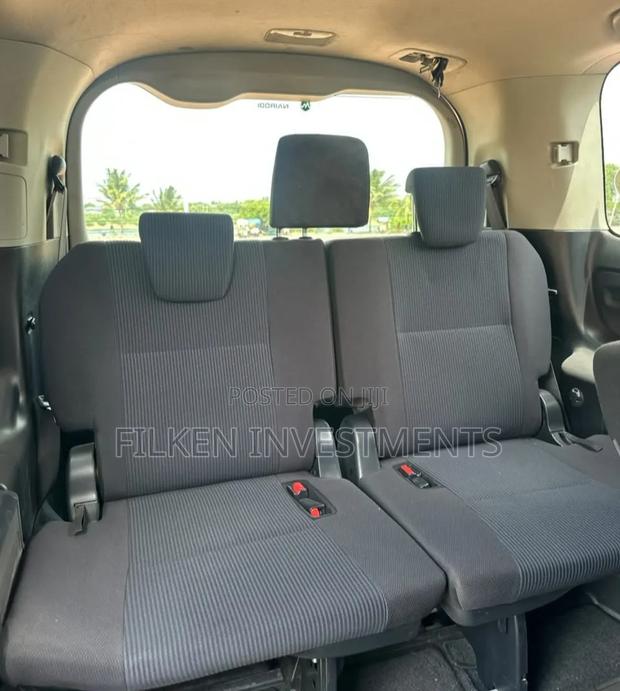 Toyota Voxy 2020 Silver - thumbnail 17