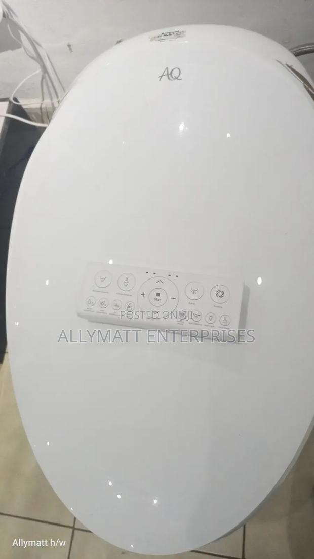 Sensor 820c Smart Toilet Class C - main view