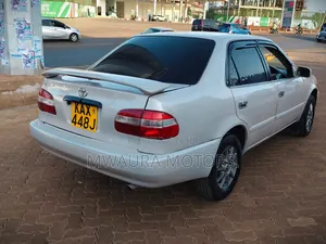 Toyota Corolla 1999 White