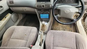 Toyota Corolla 1999 White