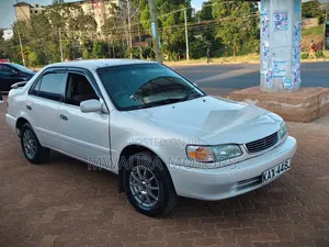 Toyota Corolla 1999 White