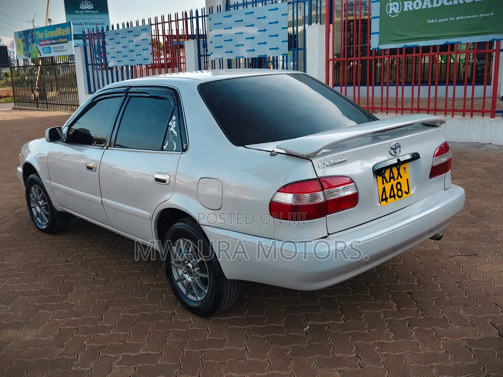 Toyota Corolla 1999 White