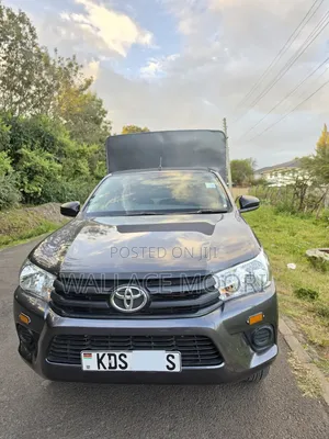 Toyota Hilux 2015 Gray