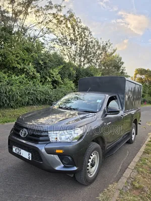 Toyota Hilux 2015 Gray