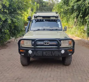 Toyota Land Cruiser 2017 Gray