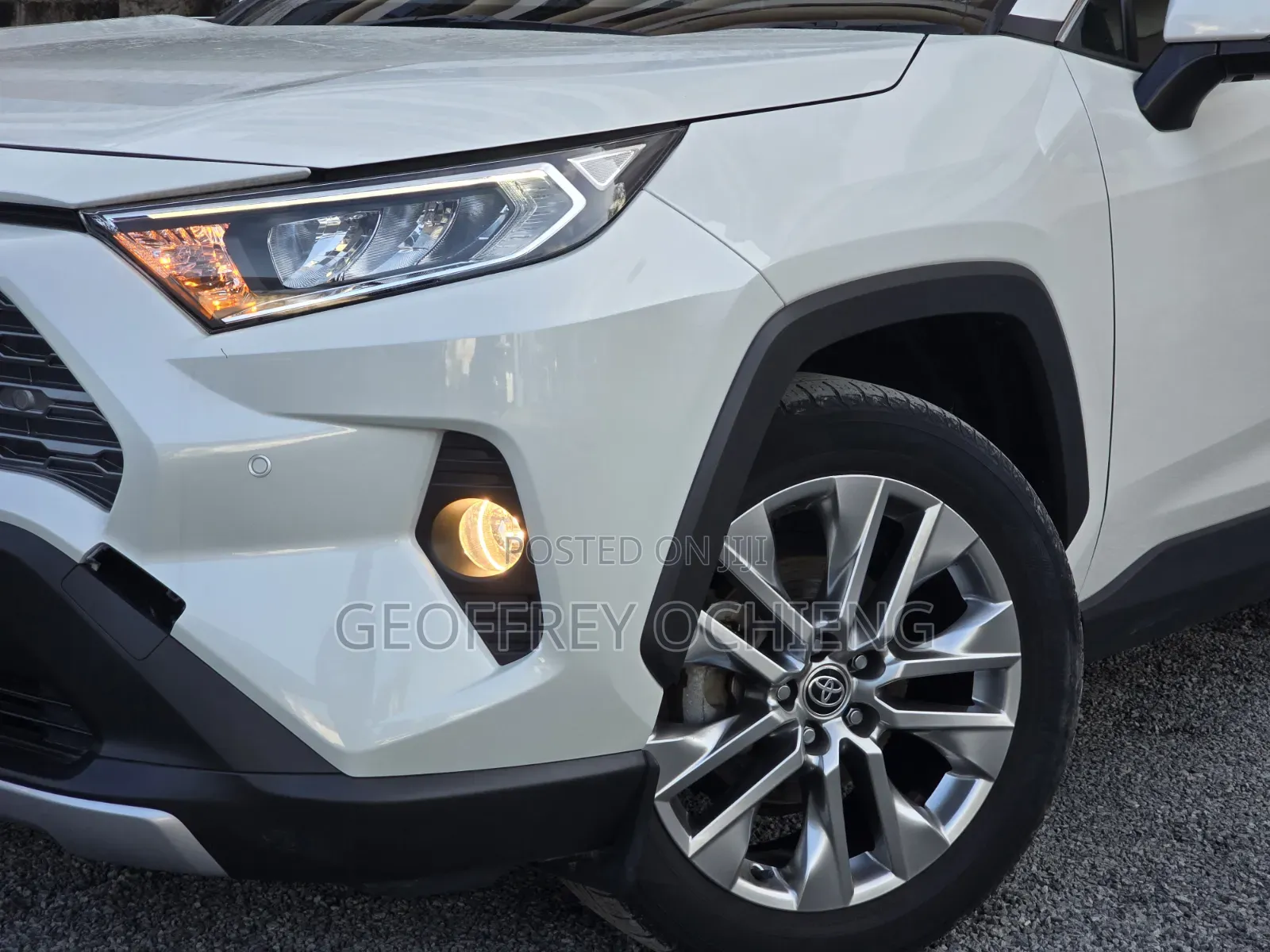 Toyota RAV4 2020 White