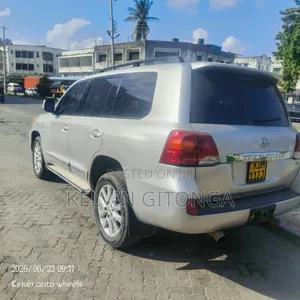 Toyota Land Cruiser Prado 2010 Silver