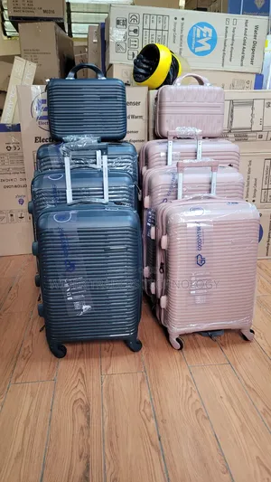 4-in-1 Luxurious Unbreakable Suitcase Set