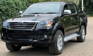 Toyota Hilux 2016 Black