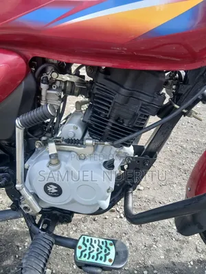 Bajaj Boxer 150 UG 2023 Red