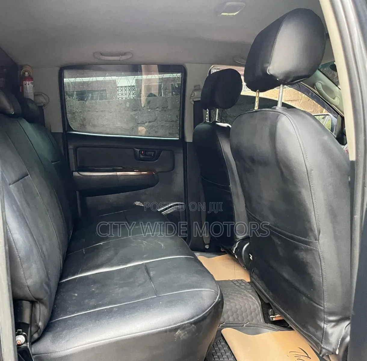 Toyota Hilux 2016 Black