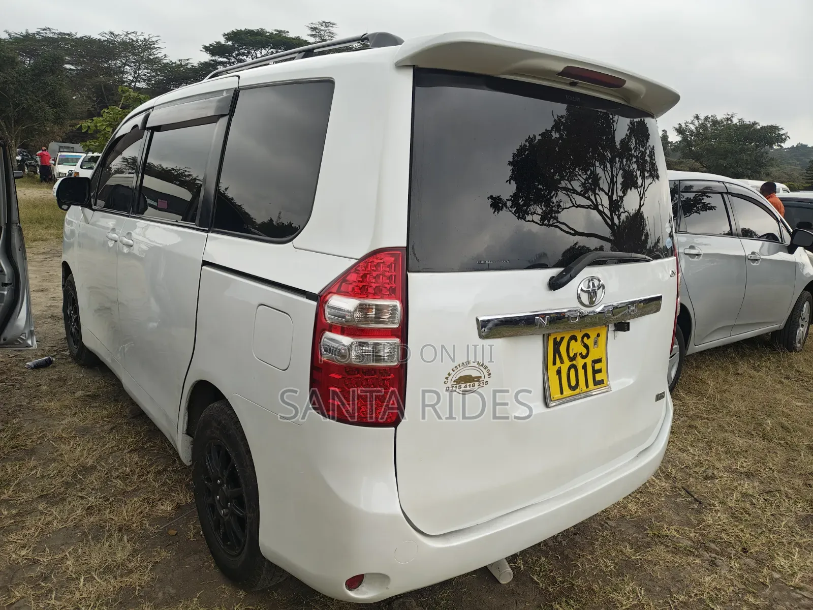 Toyota Noah 2012 White