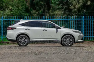 Toyota Harrier 2.0 2020 White