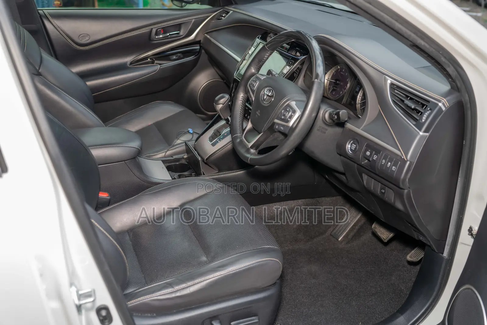 Toyota Harrier 2.0 2020 White