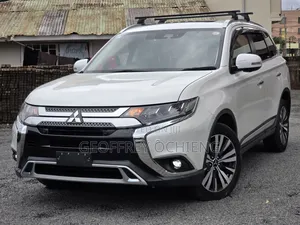Mitsubishi Outlander 2019 White
