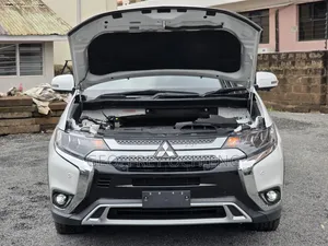 Mitsubishi Outlander 2019 White