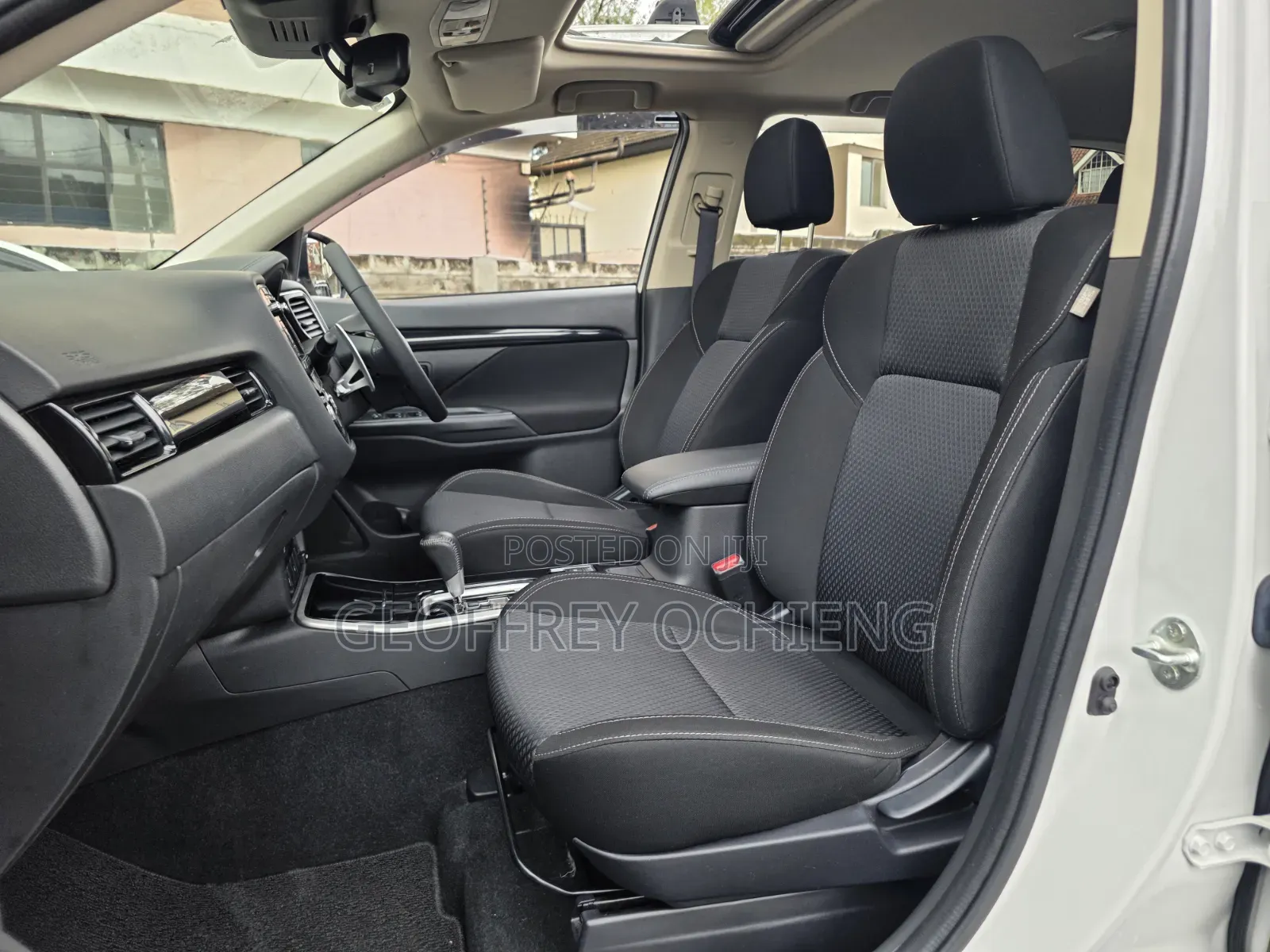 Mitsubishi Outlander 2019 White
