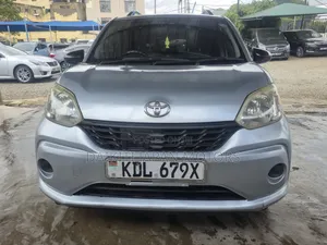 Toyota Passo 2016 Silver