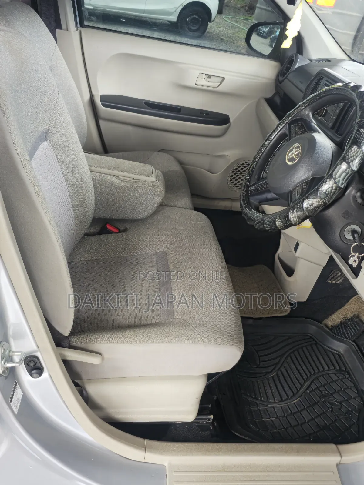 Toyota Passo 2016 Silver