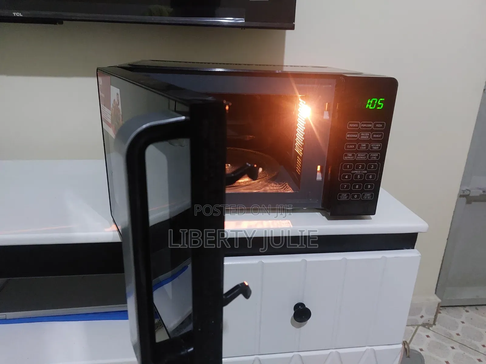 Gently Used Microwave - Excellent Working Condition