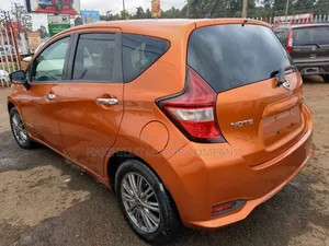 Nissan Note 2017 Orange