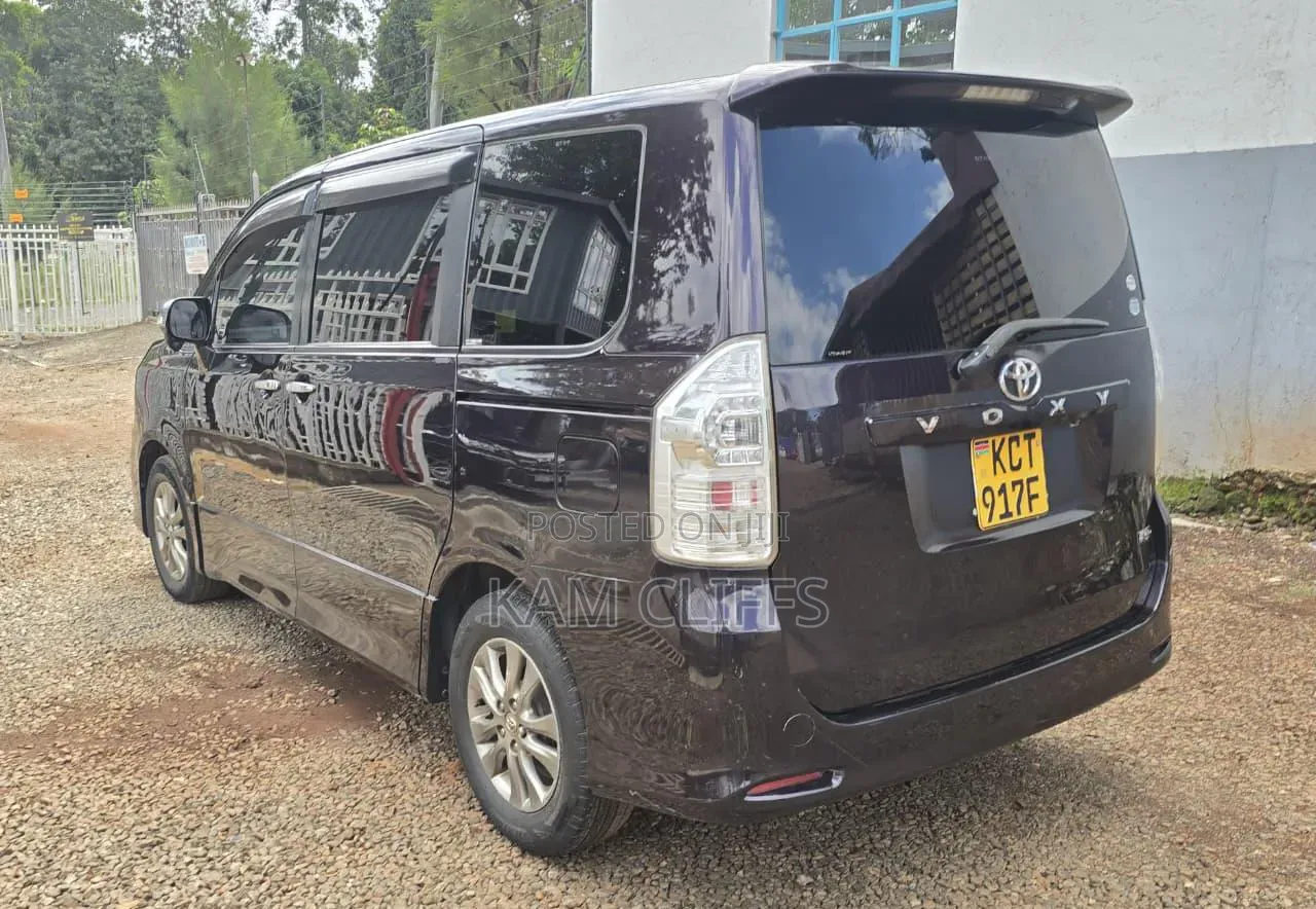 Toyota Voxy 2012 Purple