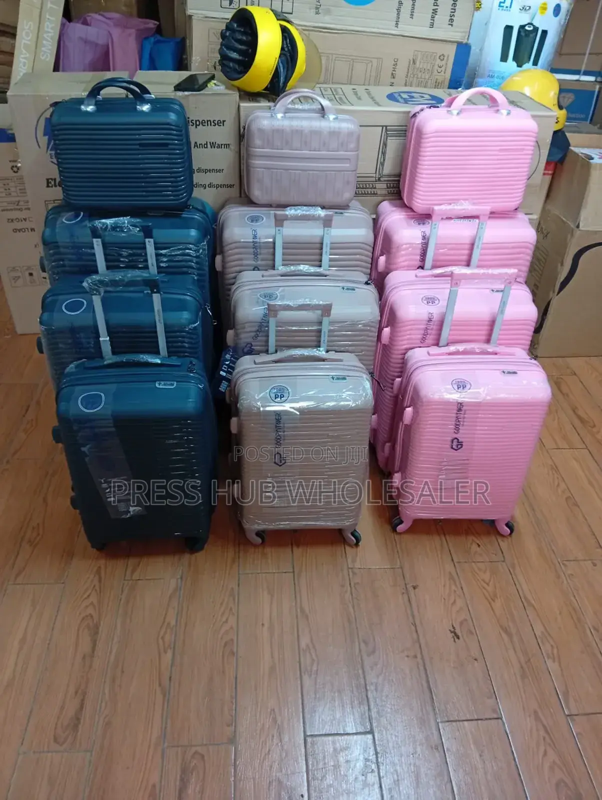 4-Piece Unbreakable Luggage Set With Matching Cosmetic Vanity Case