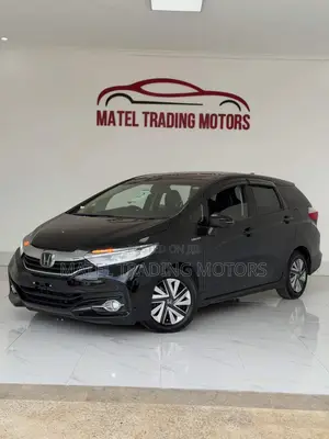 Honda Fit Shuttle 1.5 Hybrid 2WD 2019 Black