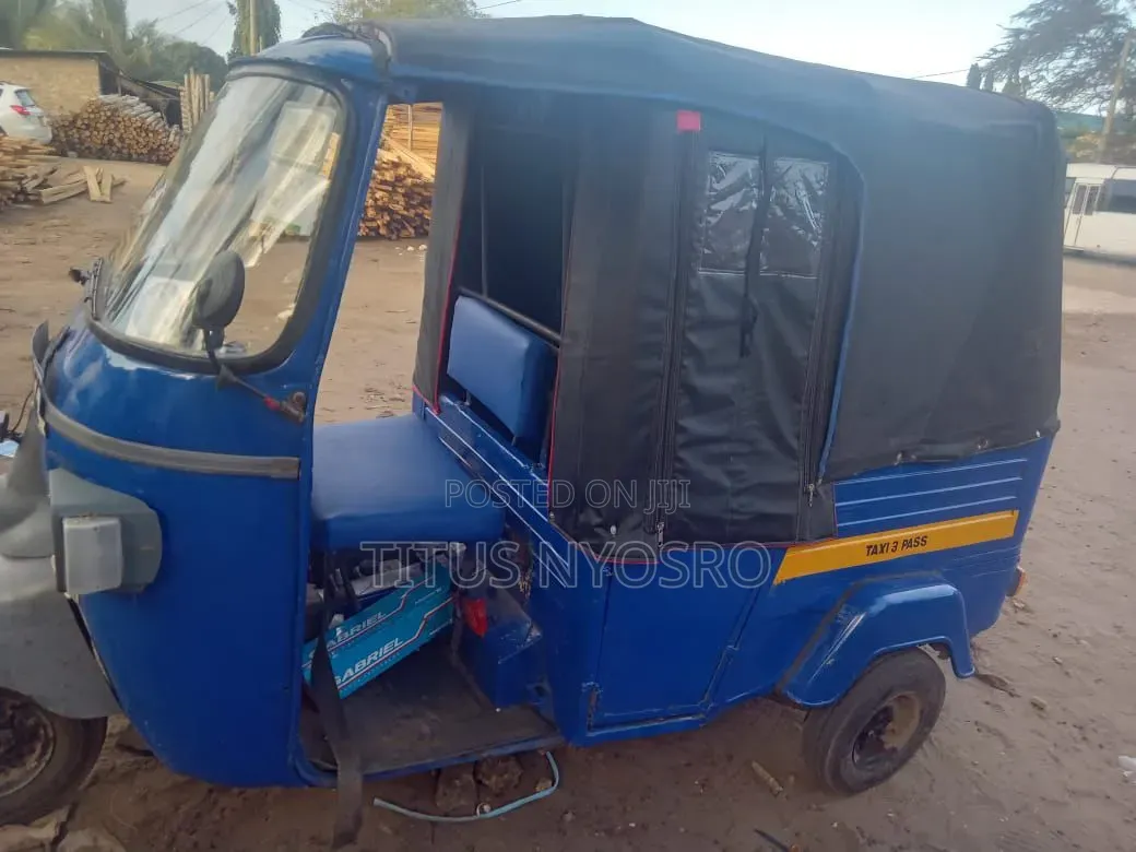 Piaggio 2016 Blue