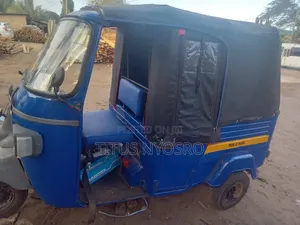 Piaggio 2016 Blue