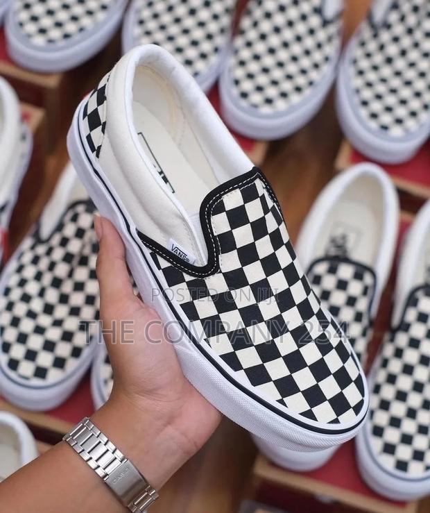 Quality Casual Slip on Checked Vans Shoes Available in Stock
