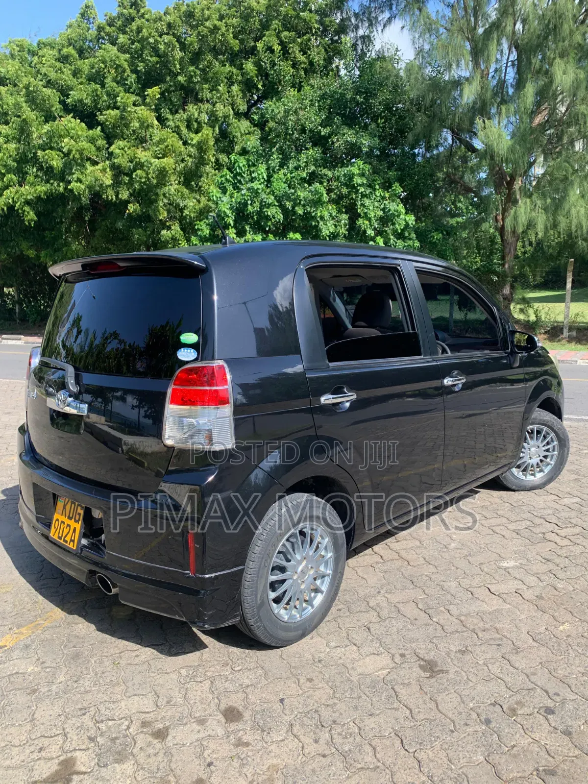 Toyota Spade 2014 Black