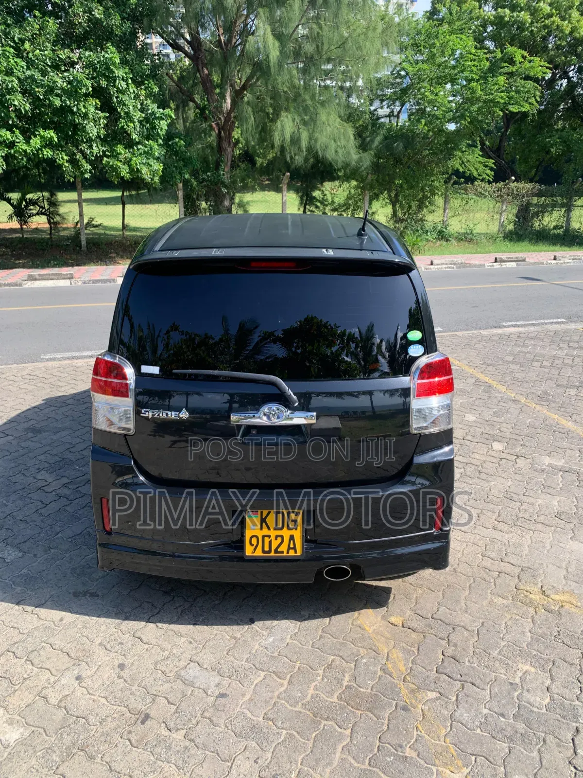 Toyota Spade 2014 Black