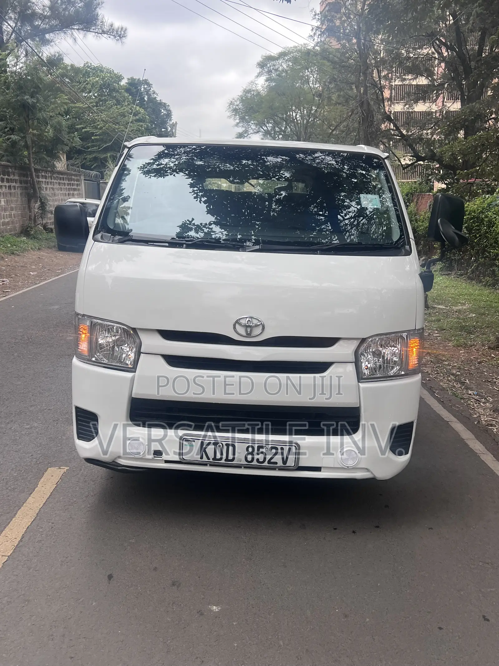 Toyota HiAce 2014 White