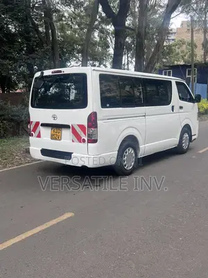 Toyota HiAce 2014 White