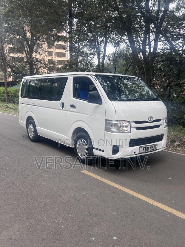 Toyota HiAce 2014 White