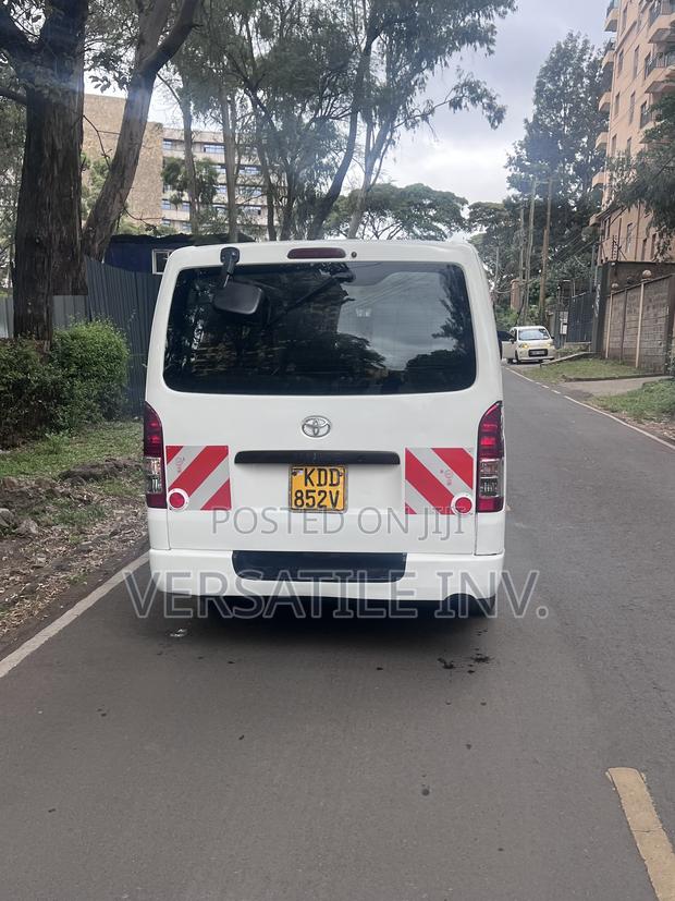 Toyota HiAce 2014 White - thumbnail 8