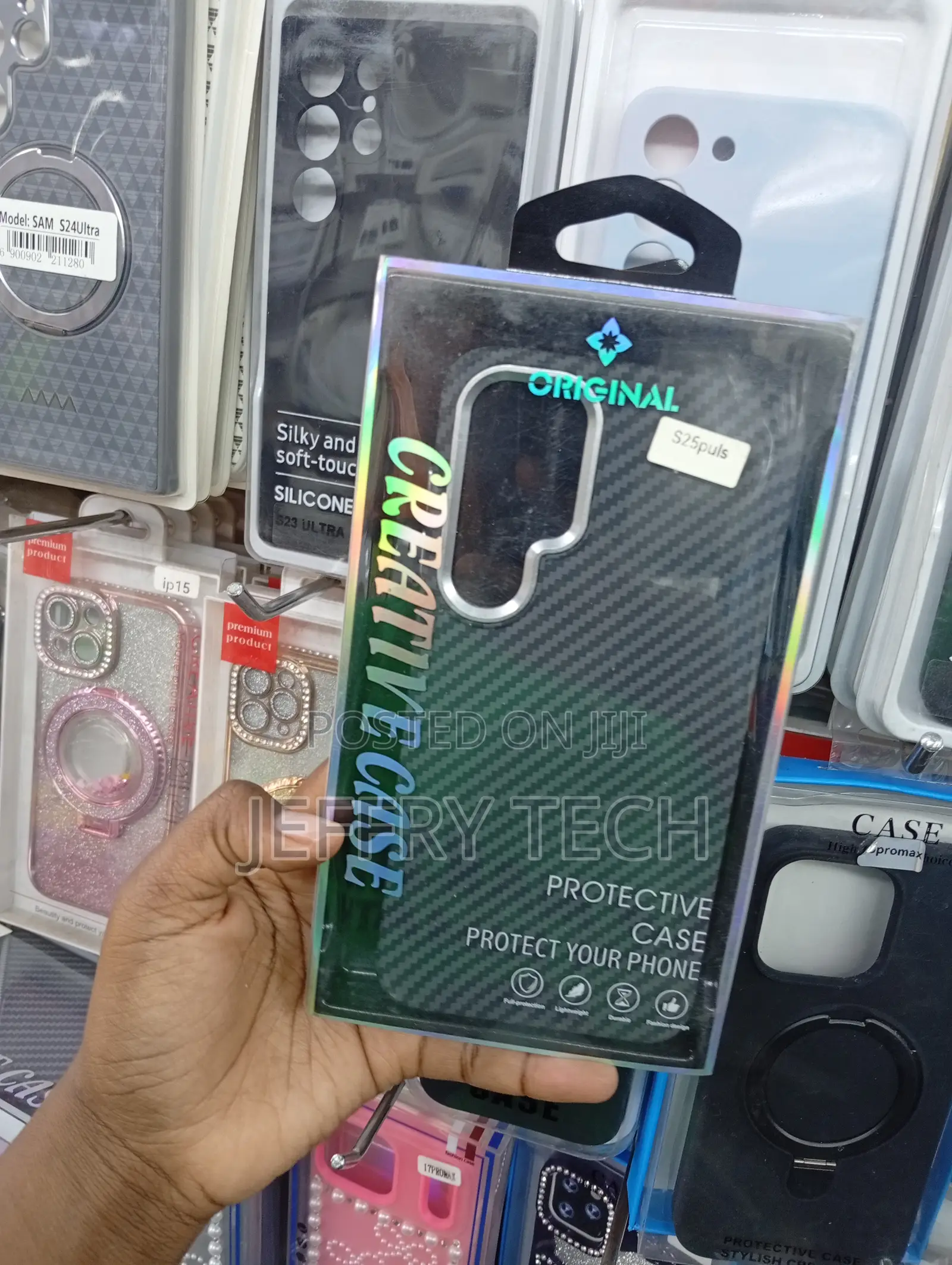 Samsung Galaxy S25 Modern Dark Carbon-Fiber Texture Cover