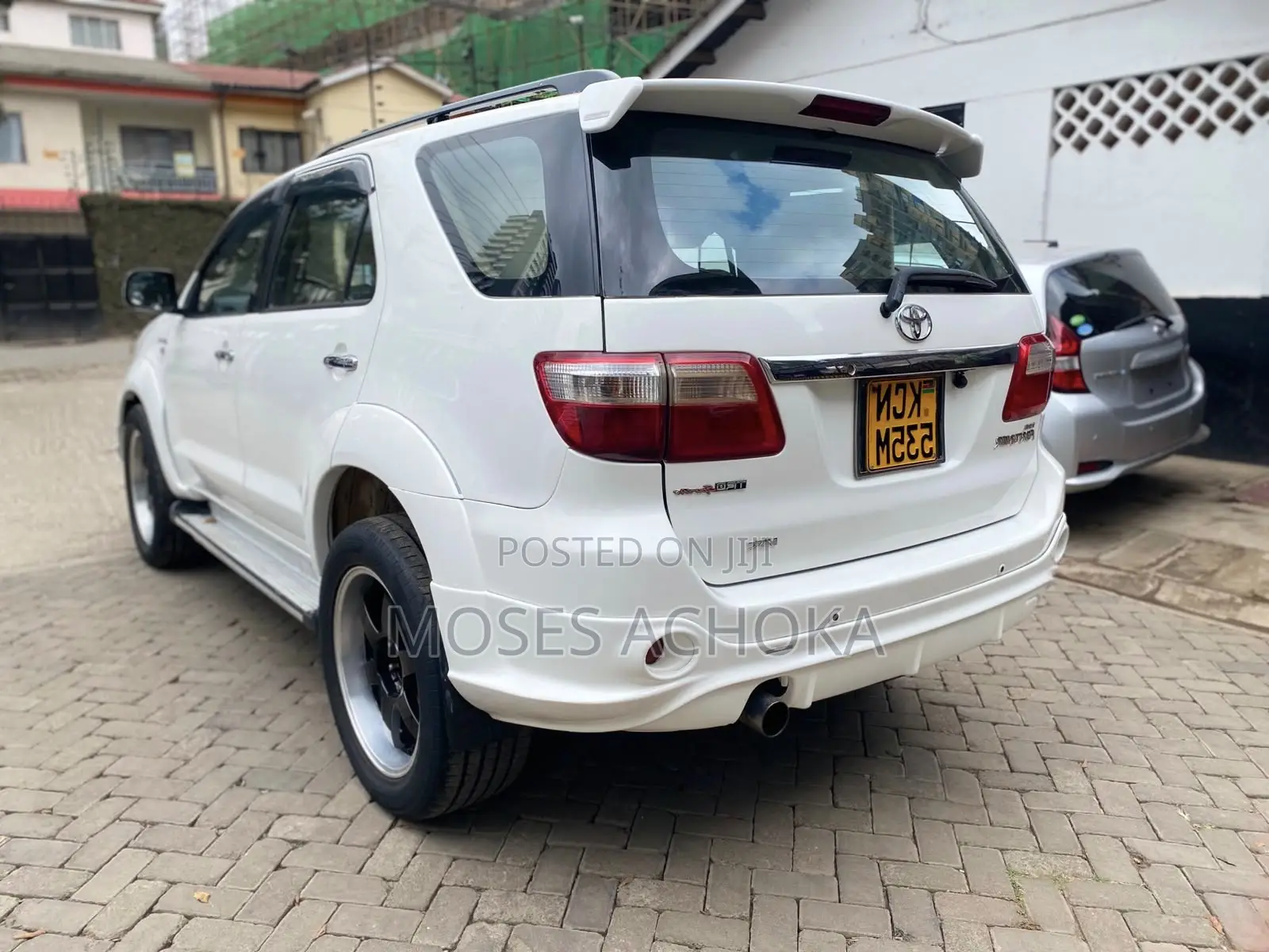 Toyota Fortuner 2010 White